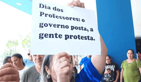 Professores protestam na Assembleia do Acre por recomposição salarial e valorização da categoria