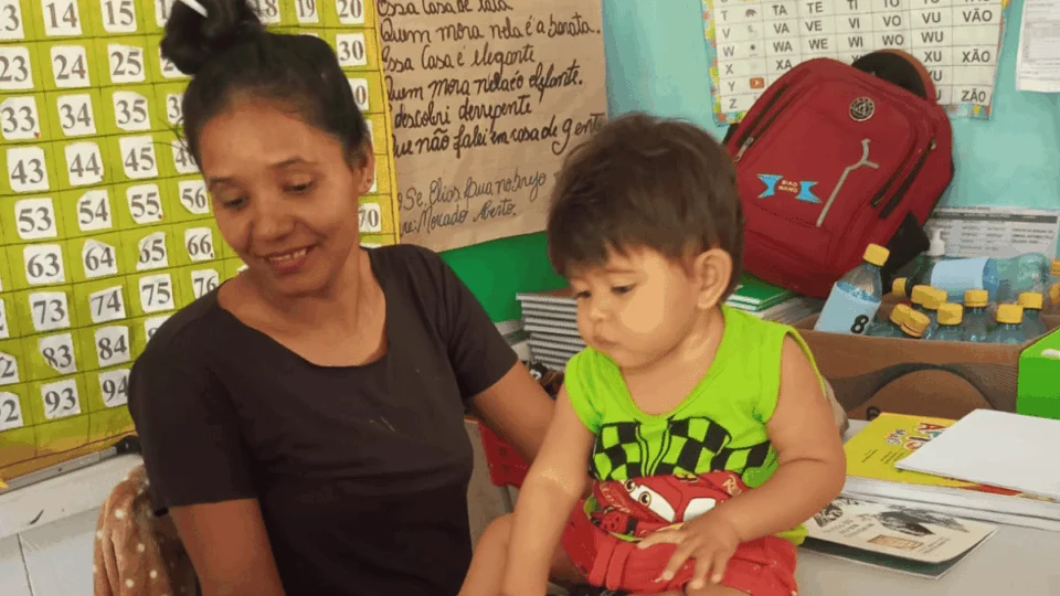 Entre rios e sonhos: professora no interior do Acre enfrenta desafios para transformar vidas com a educação