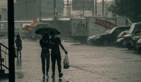 Acre entra em alerta por risco de chuvas fortes e ventos de até 60 km/h