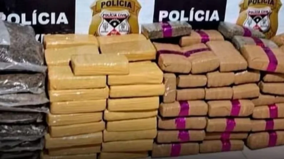 Lancha com 200 kg de maconha é apreendida no rio Guaporé durante operação policial
