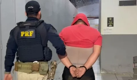 VÍDEO: PRF prende homem com maconha após quase bater em viatura em Porto Velho