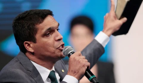 Coluna do Carlos Caldeira: O Chamado Divino de Cabo Daciolo — Glória a Deusxxxxx!