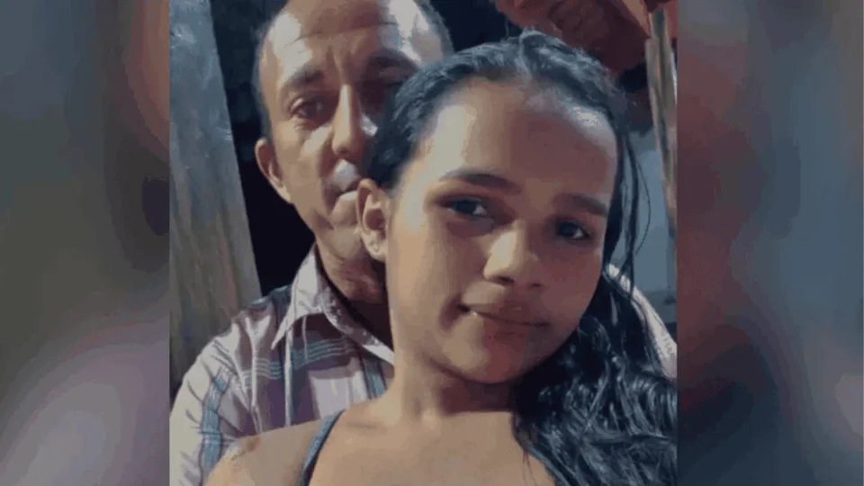 Jovem de 18 anos é morta a facadas pelo marido em frente dos filhos pequenos no Acre