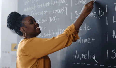 Acre abre processo seletivo com mais de mil vagas para professores da rede estadual de ensino