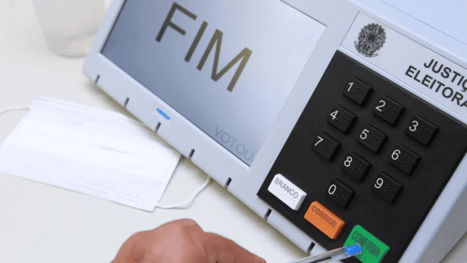 ‘O que é do povo tem que ser entregue ao povo’, diz Cármen Lúcia ao abrir inspeção das urnas de 2026