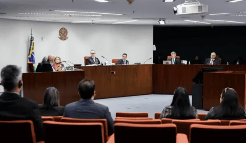 Julgamento do núcleo 4 no STF começa com voto de Moraes nesta terça (21)