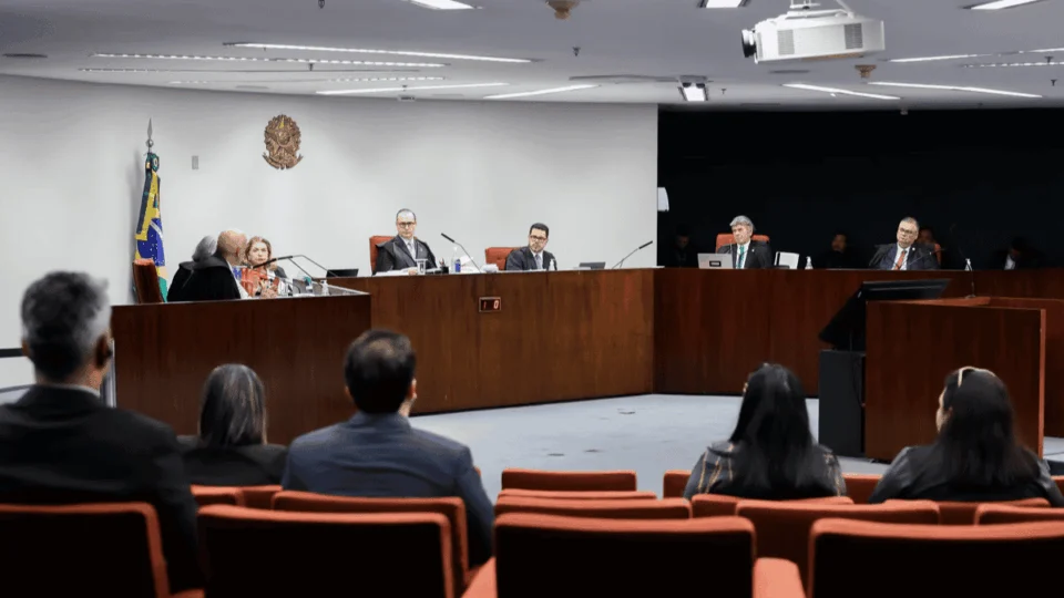 Julgamento do núcleo 4 no STF começa com voto de Moraes nesta terça (21)
