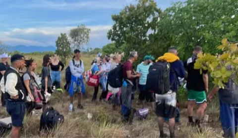 PMRR encontra 23 migrantes cubanos escondidos em área de mata na BR-401