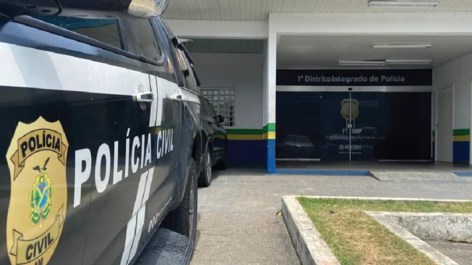 Mulher se passa por servidora do TJAM para sair sem pagar de restaurantes e é presa em Manaus