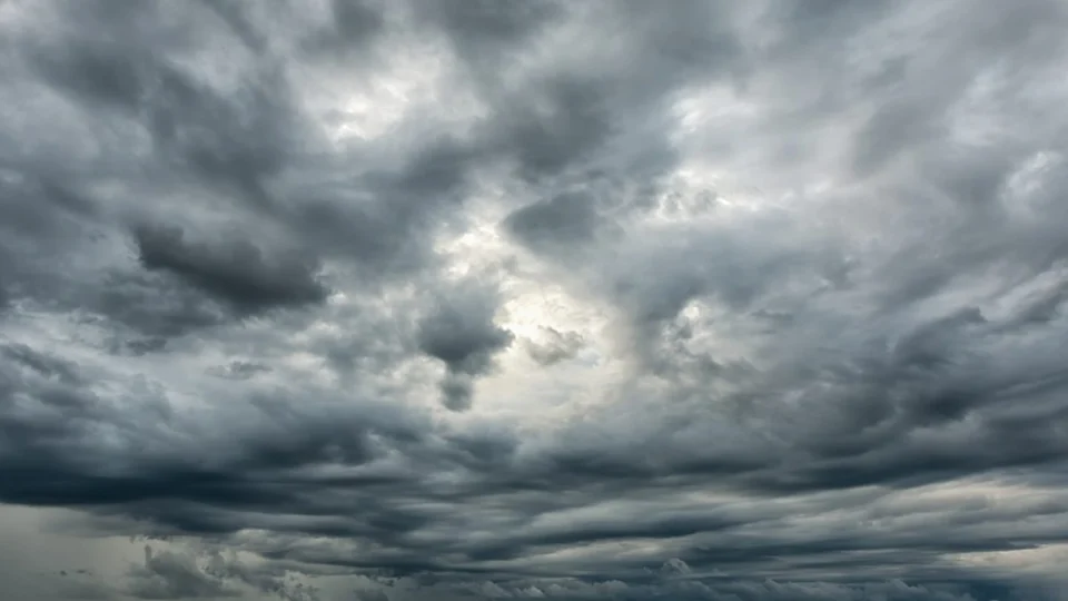 Chuvas intensas no Amazonas fazem INMET emitir aviso de perigo potencial; confira