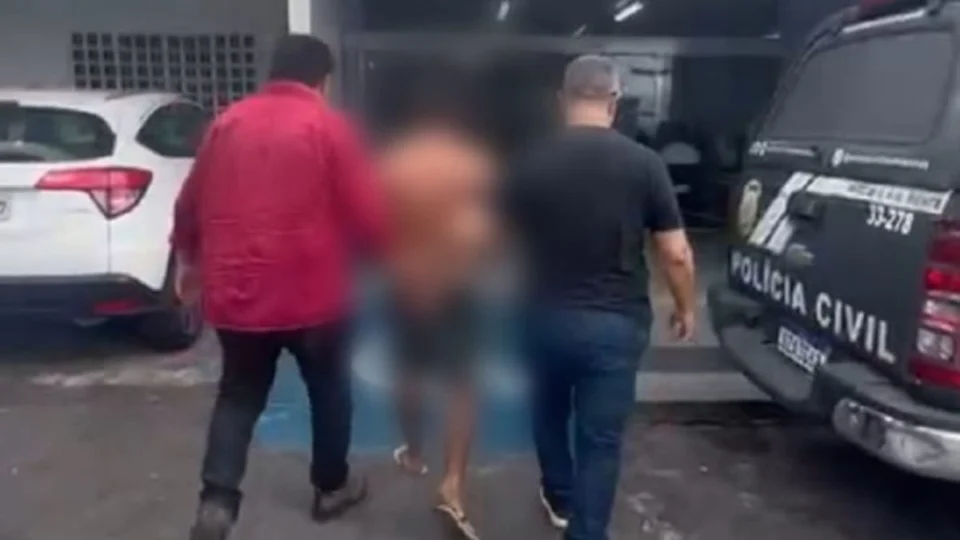 Homem é preso em Manaus por agredir enteada; suspeito já tinha histórico de violência e maus-tratos