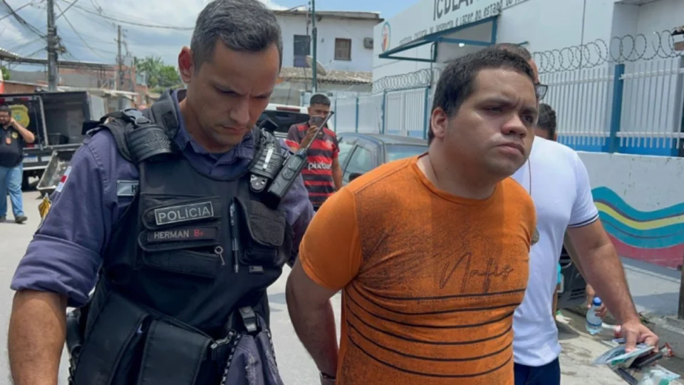 Homem é preso em flagrante após matar esposa em Manaus; suspeito confessou crime à própria irmã