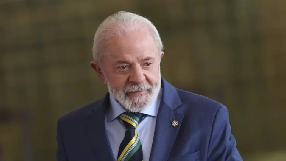Lula pode indicar mulher para AGU caso Messias vá para o STF