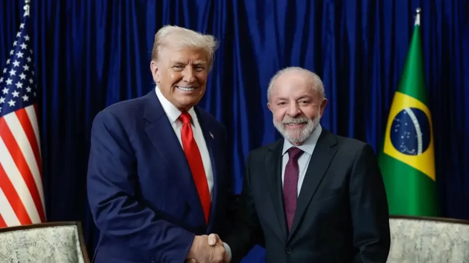 Lula se reúne com Trump na Malásia e discute tarifas e relações bilaterais