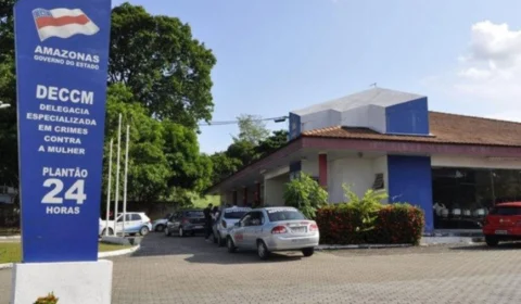 Homem preso por espancar e estuprar ex-companheira com tábua de madeira em Manaus