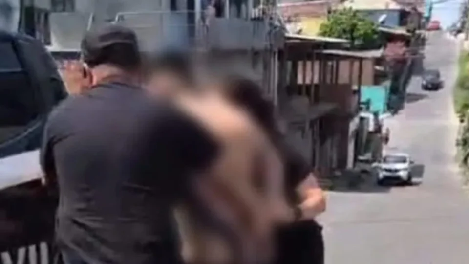 Homem é preso após descumprir medida protetiva e ameaçar ex-mulher por Pix em Manaus