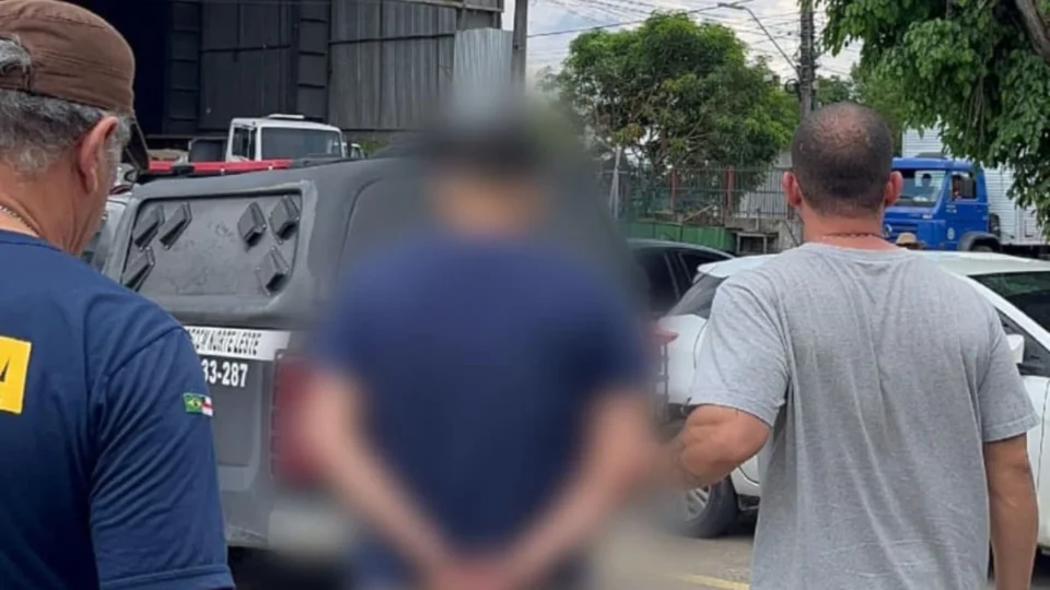 Homem é preso após agredir e ameaçar ex-companheira por ciúmes em Manaus