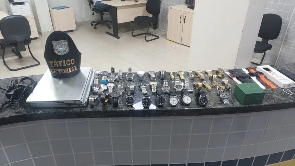 PMRR resgata produtos furtados escondidos em terreno baldio em Boa Vista