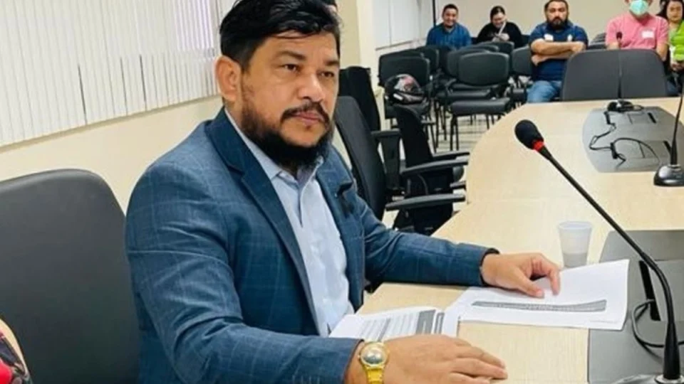 Justiça mantém prisão de vereador Rosinaldo Bual e chefe de gabinete em Manaus; MP aponta esquema milionário