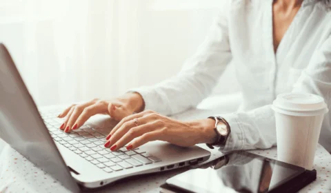 Mulheres no Acre recebem 9,1% menos que homens em grandes empresas, aponta relatório