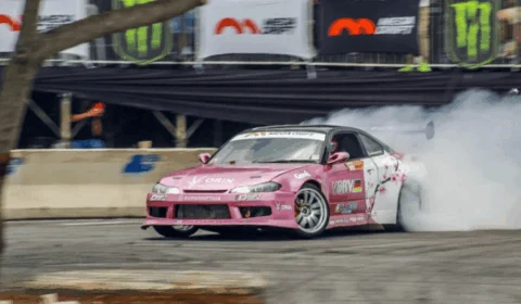 Show sobre quatro rodas: Mega Drift Brasil transforma Brasília em pista de adrenalina