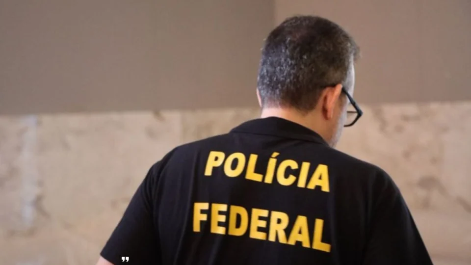 PF investiga rede que desviava combustível de aviação para sustentar garimpo ilegal