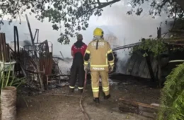 Incêndio destrói barraco e a suspeita é de curto-circuito