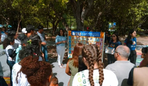 Primeira placa de comunicação alternativa é instalada no Bosque dos Papagaios