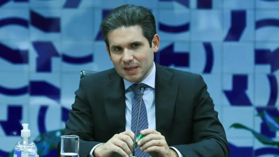 Motta mantém votação do PL Antifacção apesar de críticas e risco de ‘caos jurídico’