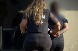 Mulher atrai americano para armadilha e é presa por sequestro e roubo de R$ 400 mil no AM