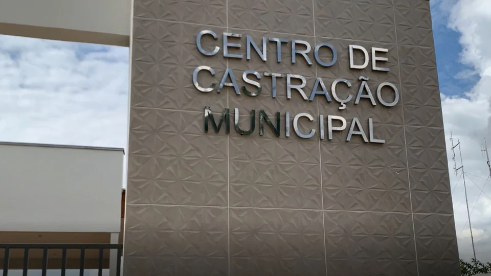 VÍDEO: Centro de Castração de Vilhena segue fechado e sofre possível furto de fiação