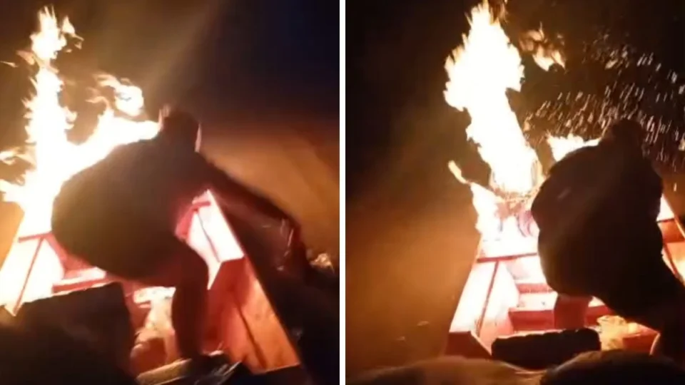 VÍDEO: Rabeta pega fogo no meio da noite e passageiras entram em desespero