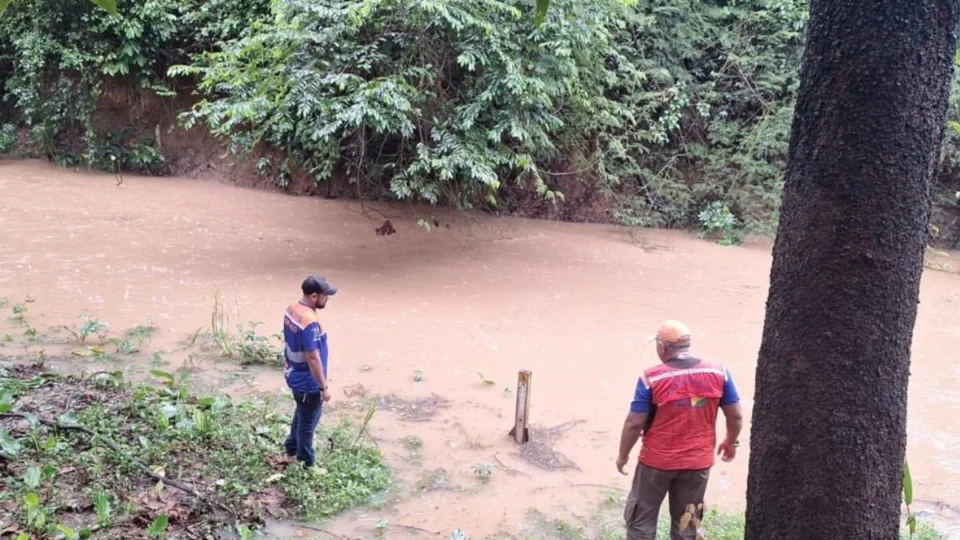 Chuvas intensas provocam alagamentos em pelo menos 10 bairros de Rio Branco
