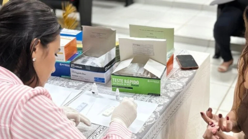Acre registra queda nos casos de HIV em 2025 e lança ações do Dezembro Vermelho