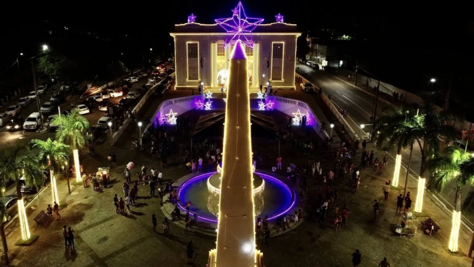 Acre inicia festas do Natal da Família com decoração especial e atrações culturais; veja a programação