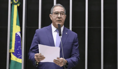 Relator mantém 6×1 e sugere jornada de 40h; governo diverge e Subcomissão avalia nesta quarta-feira (3)