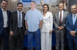 Bolsonaro vira boneco de campanha do PL diante de restrições legais