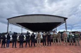 VÍDEO: PF, PMRO e IBAMA desarticulam esquema de madeira ilegal e fecham madeireiras em Nova Mamoré