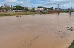 Rio Acre atinge 10 metros e autoridades reforçam medidas de segurança