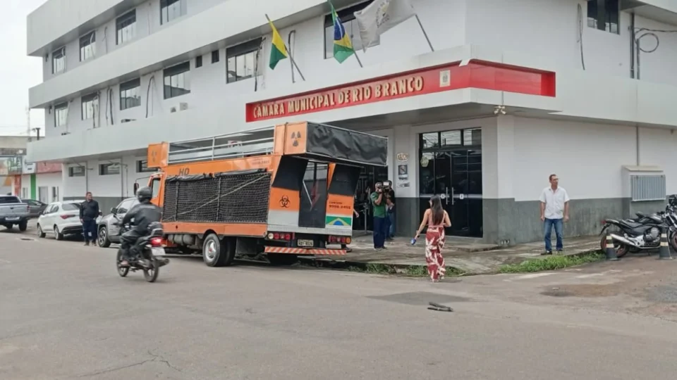 Debate sobre carreira fiscal gera tensão antes de votação na Câmara de Rio Branco