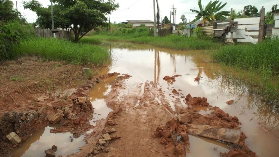 VÍDEO: Moradores do Três Marias sofrem com alagamentos, falta de infraestrutura e ameaça de reintegração