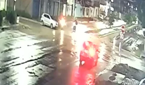 VÍDEO: Motorista avança preferencial e deixa casal e criança feridos em Porto Velho