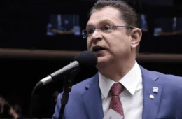 Líder do PL diz que Ramagem deve renunciar em 2026 e questiona pressa na cassação
