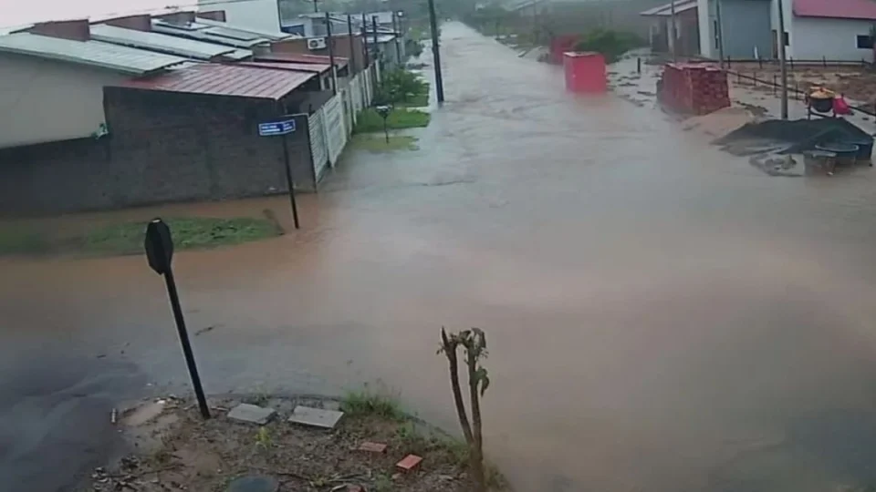 Defesa Civil mantém alerta máximo após sequência de chuvas fortes em Cacoal