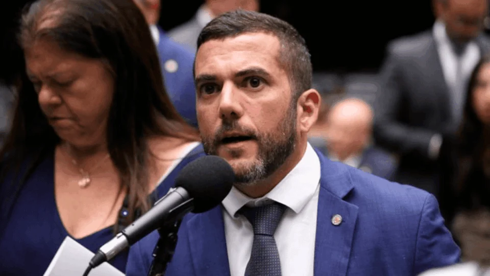Deputado anuncia quórum para CPMI do Banco Master e promete pressão até fevereiro