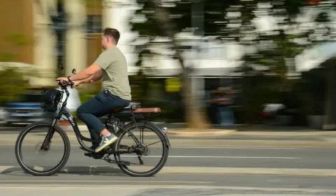 Acre terá mudanças na circulação de ciclomotores e bicicletas elétricas com novas regras em 2026