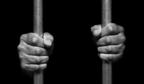 Idoso é condenado a mais de 70 anos por crimes sexuais contra quatro meninas bolivianas no Acre