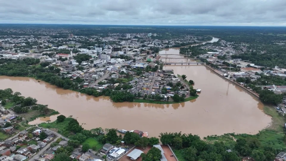Rio Acre apresenta recuo e Defesa Civil inicia retorno de famílias aos lares em Rio Branco
