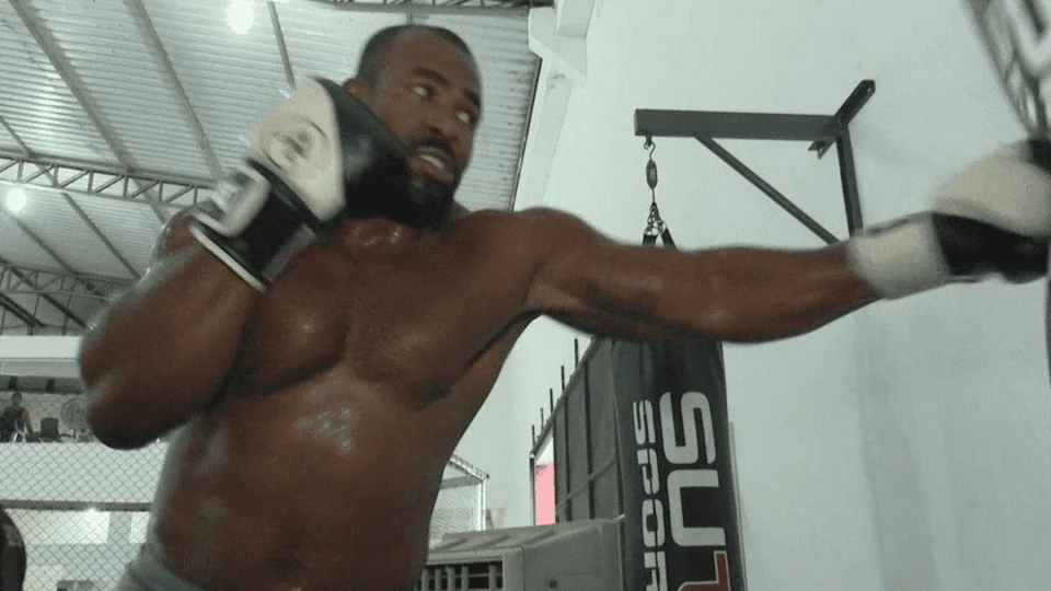 Lutador de MMA Gerônimo Mondragon desaparece após mergulho em rio no Amazonas