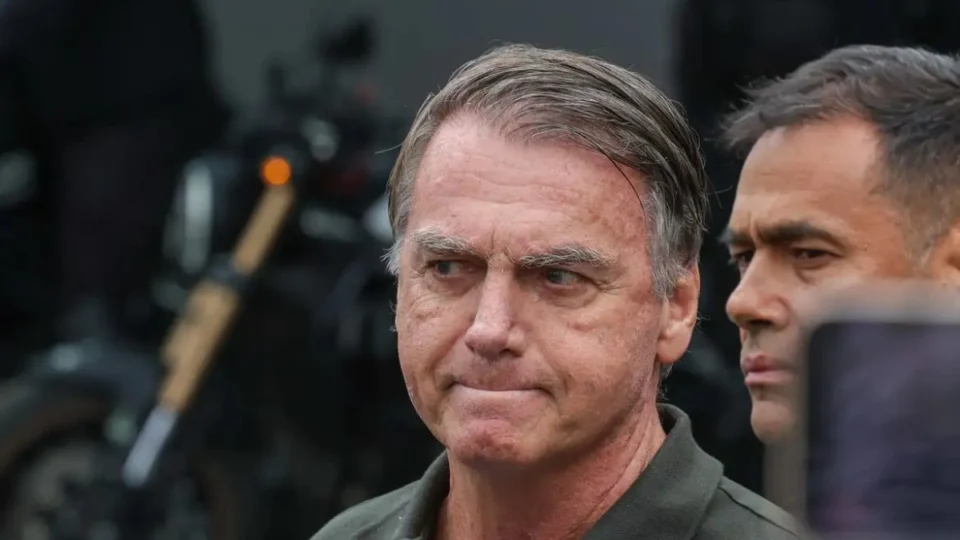 Moraes rejeita pedido de prisão domiciliar de Bolsonaro